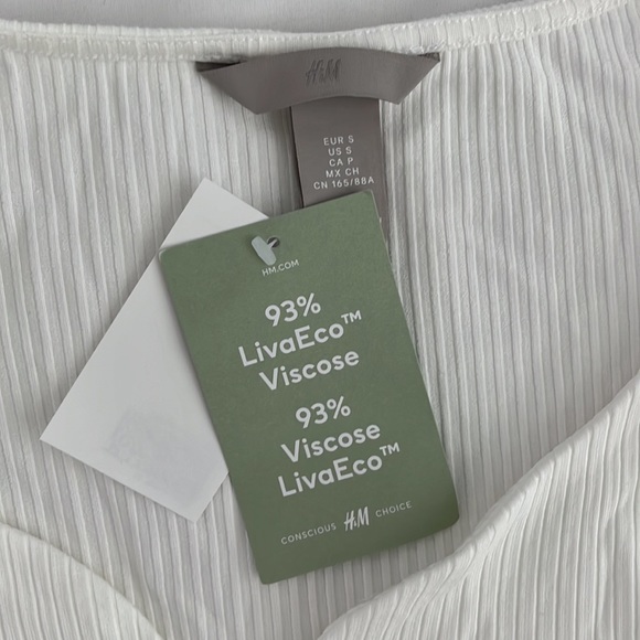 BNWT H&M long sleeve shirt in an off white never worn size small - Picture 2 of 2